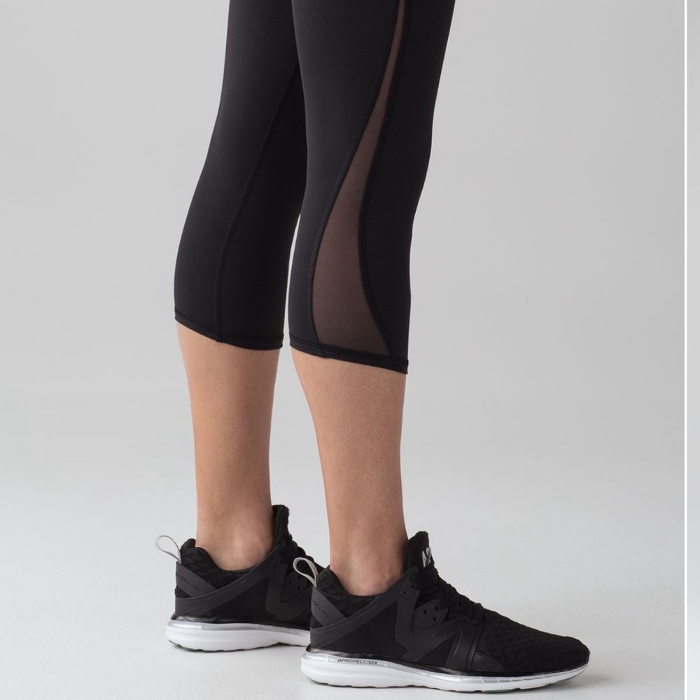 Lululemon Train Times Crop size 4 - Picture 7 of 7